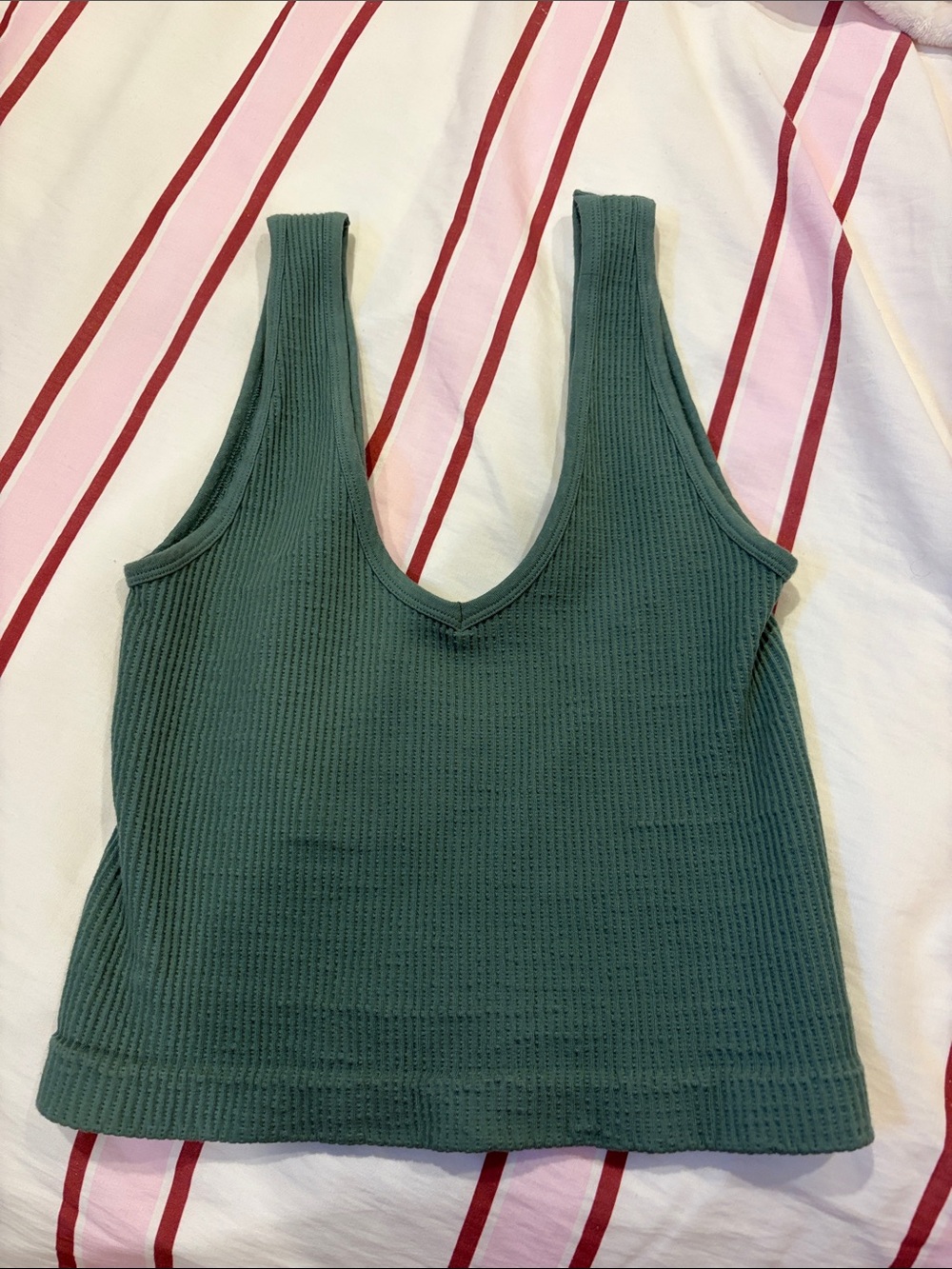 Ribbed V-Neck Cropped Tank Top - Green